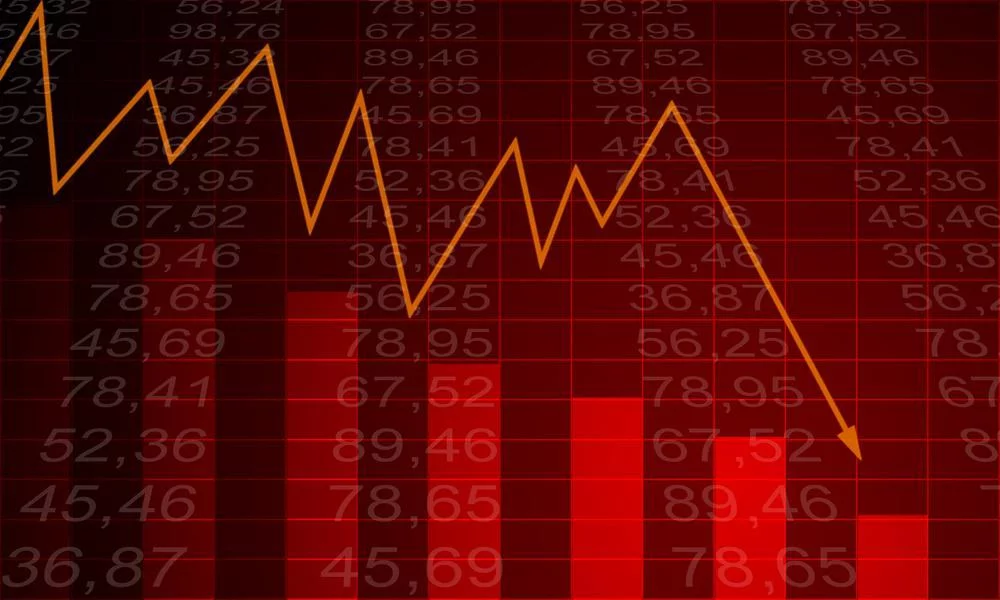 Bitcoin và các altcoin giảm mạnh, một pullback đã được cảnh báo trước.