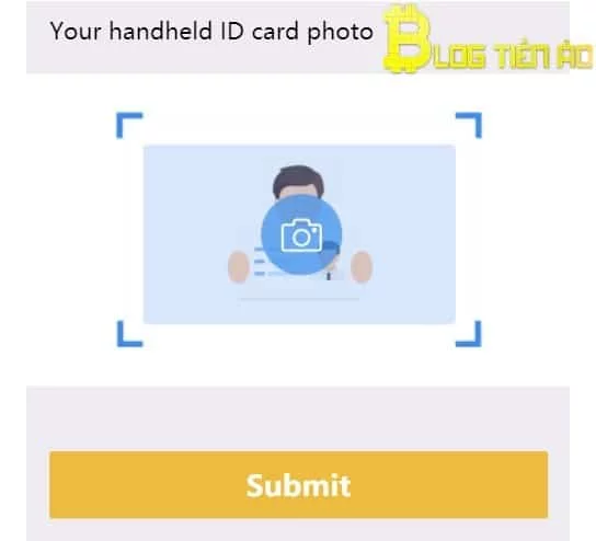 Tải lên ảnh có khuôn mặt đang cầm tài liệu