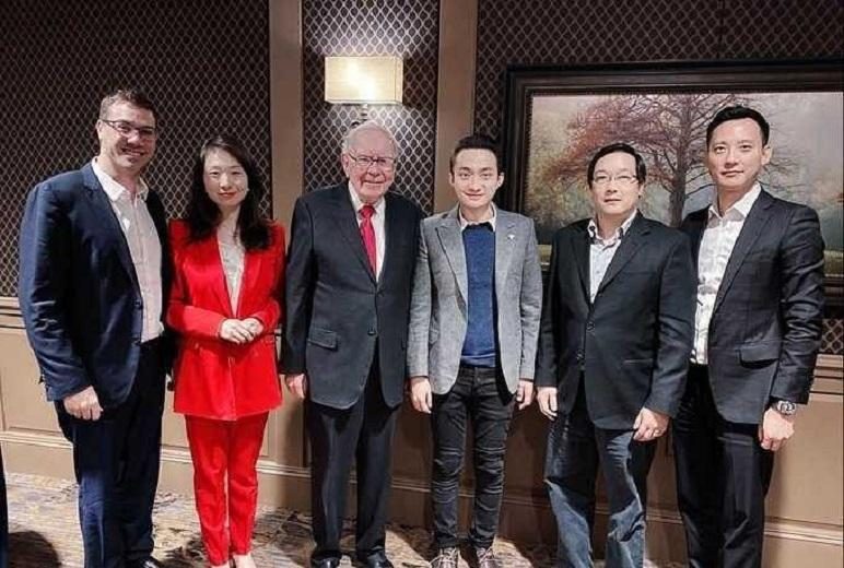 Justin Sun bị điều tra sau buổi ăn trưa với Warren Buffett