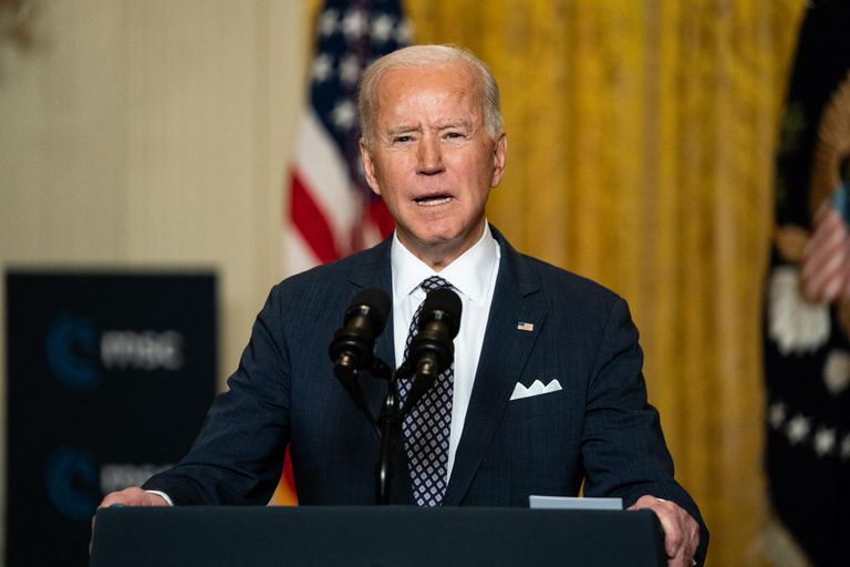 Joe Biden officially signed the approval of a bailout package worth 1,900 billion USD