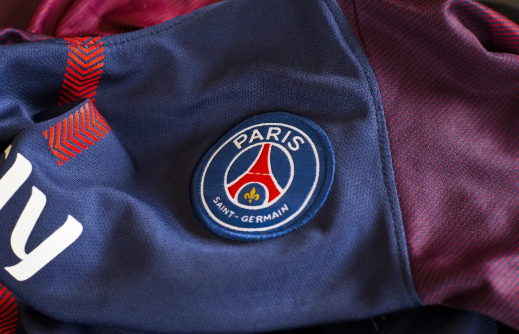 Messi lên máy bay sang Paris, giá PSG chạm ngưỡng 60 USD