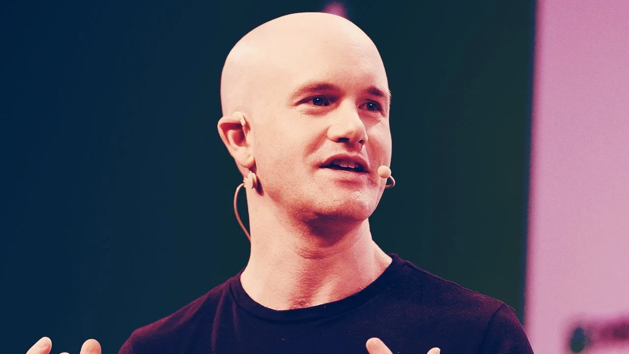 CEO Coinbase phản hồi về vụ kiện từ SEC
