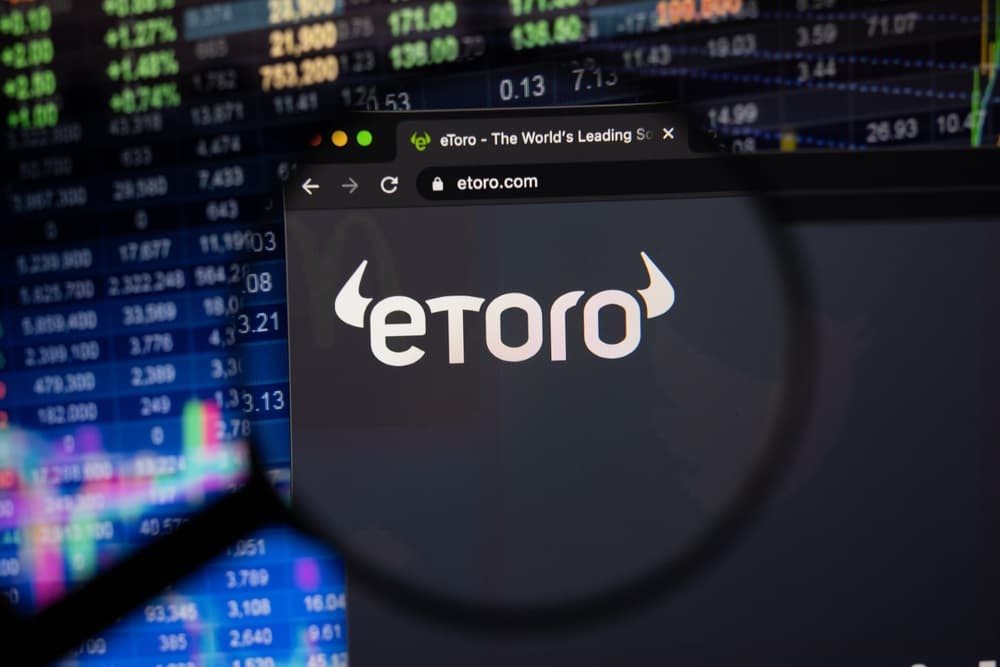 eToro hủy niêm yết ADA và TRX ở Mỹ