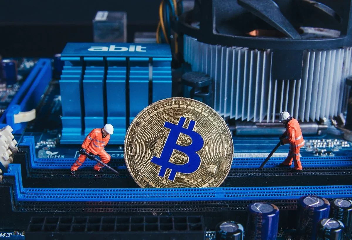 Công ty khai thác Bitcoin này vừa chi gần 900 triệu USD mua máy đào