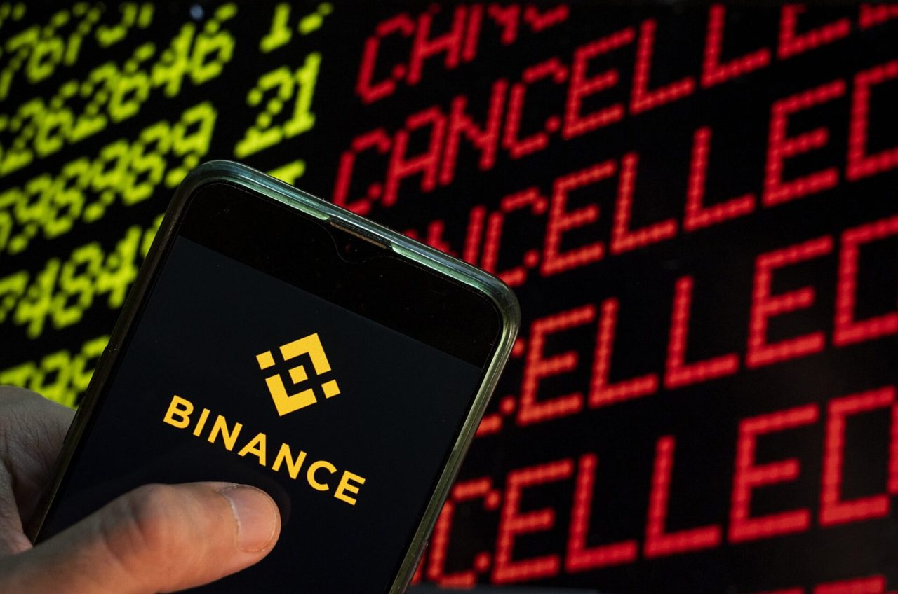 Lượng rút tiền trên Binance tăng đột biến