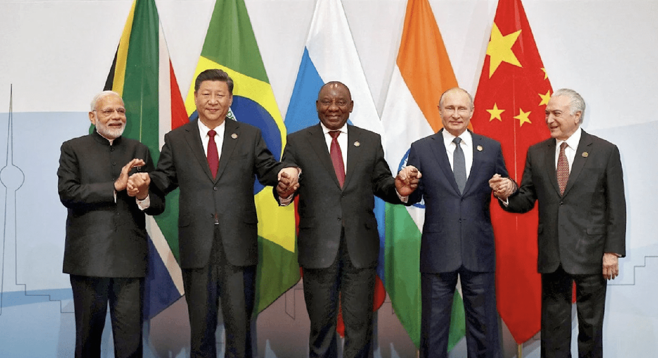 BRICS ra mắt hệ thống thanh toán BRICS để thách thức đồng đô la Mỹ